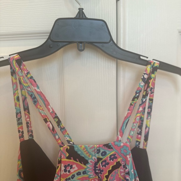 Fun summer top - Picture 9 of 9